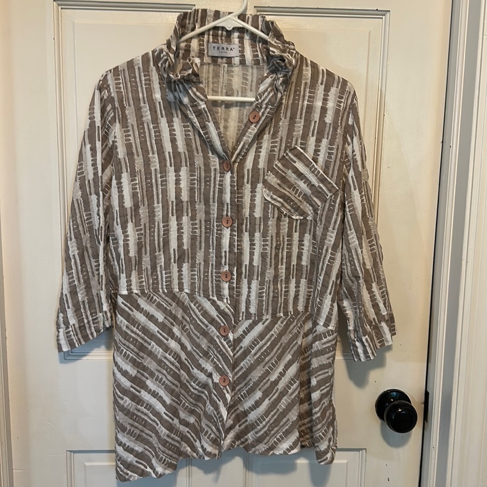 TERRA‎ by SJ APPAREL Size large brown and off white top